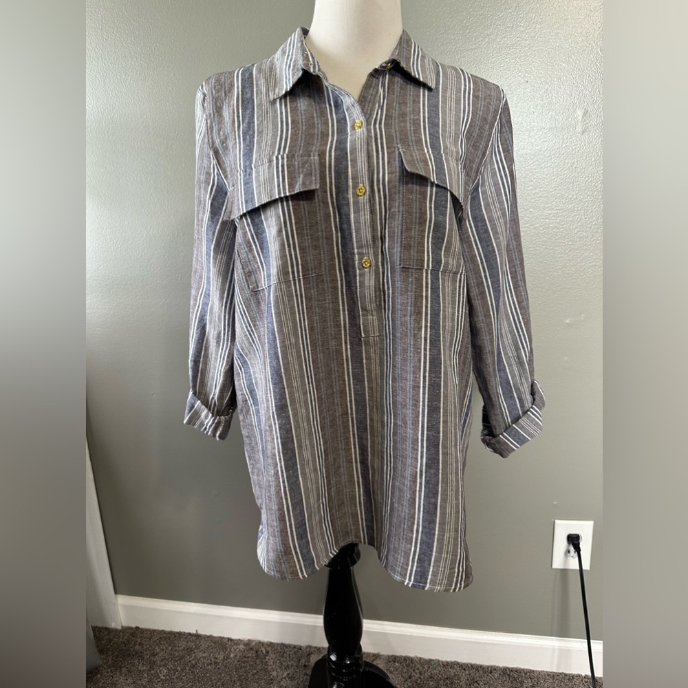 Ellen Tracy women’s L linen blend 3/4 button up front blouse,